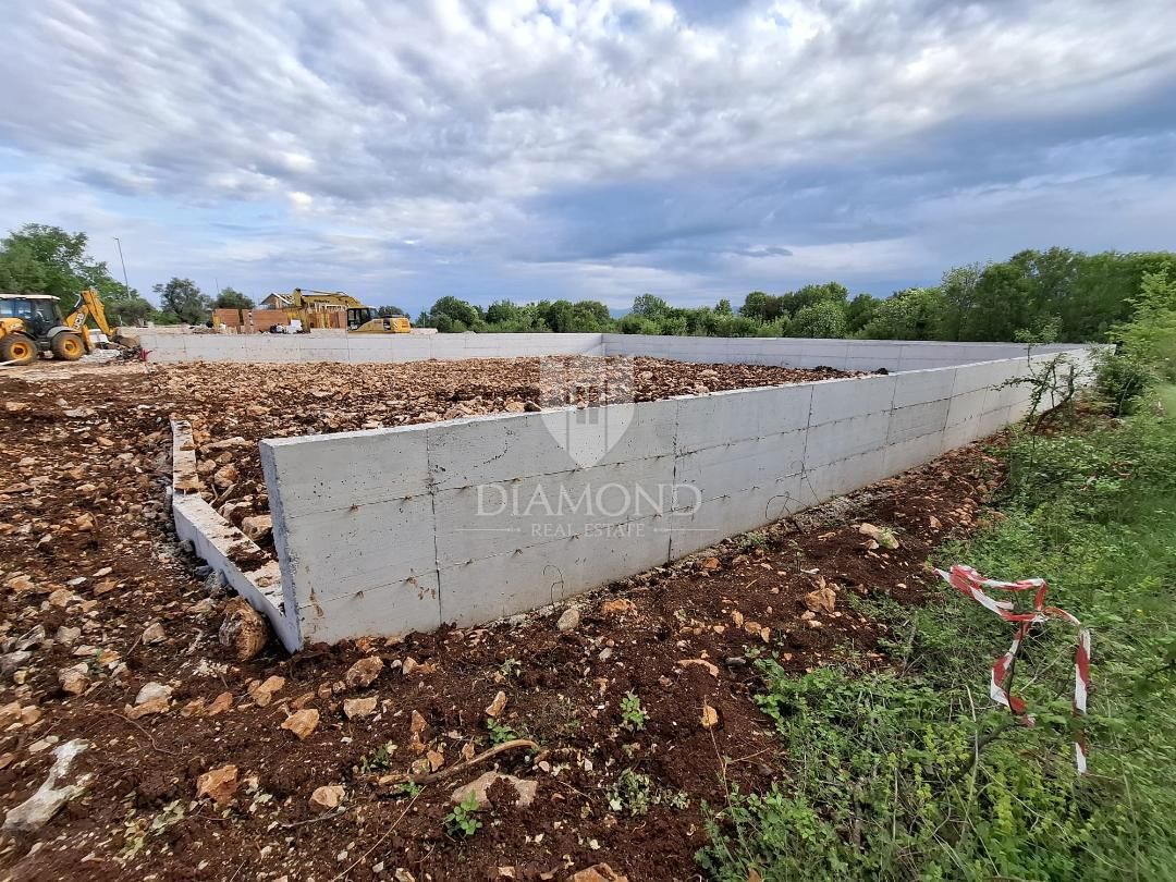 KRK, MALINSKA ZEMLJIŠČE S PROJEKTOM