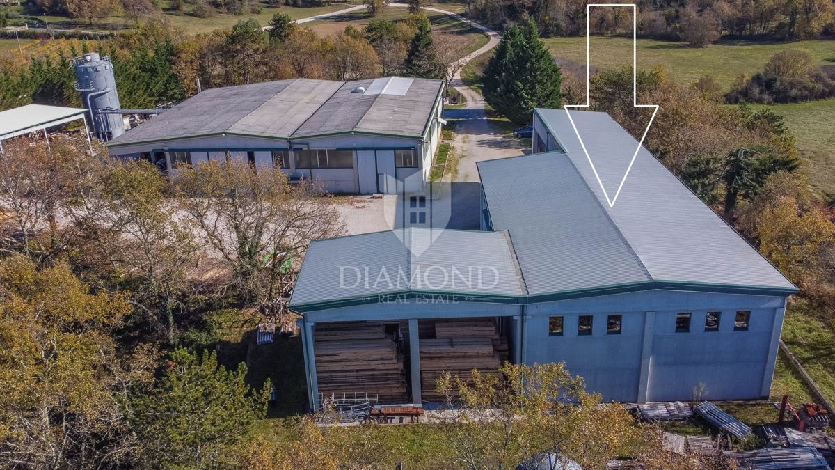 Buje, okolica - skladišče v mirnem okolju!