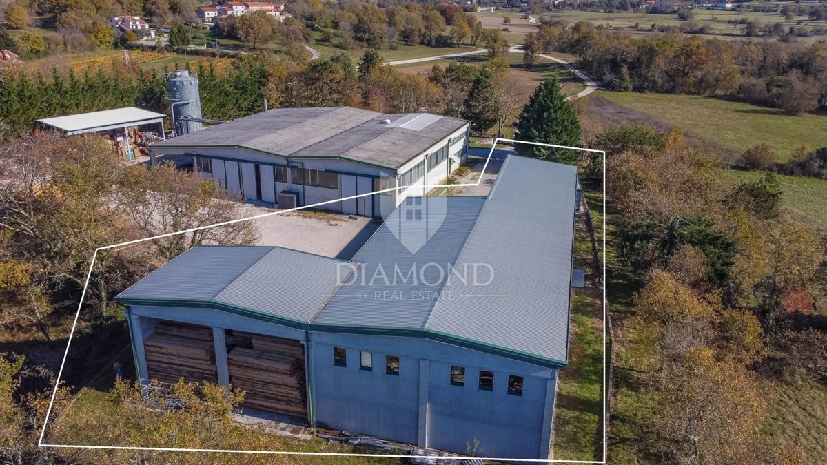 Buje, okolica - skladišče v mirnem okolju!