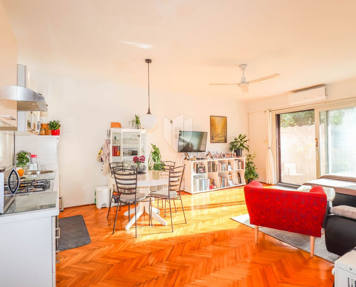 PRILOŽNOST! ROVINJ! STANOVANJE Z DVORIŠČEM!