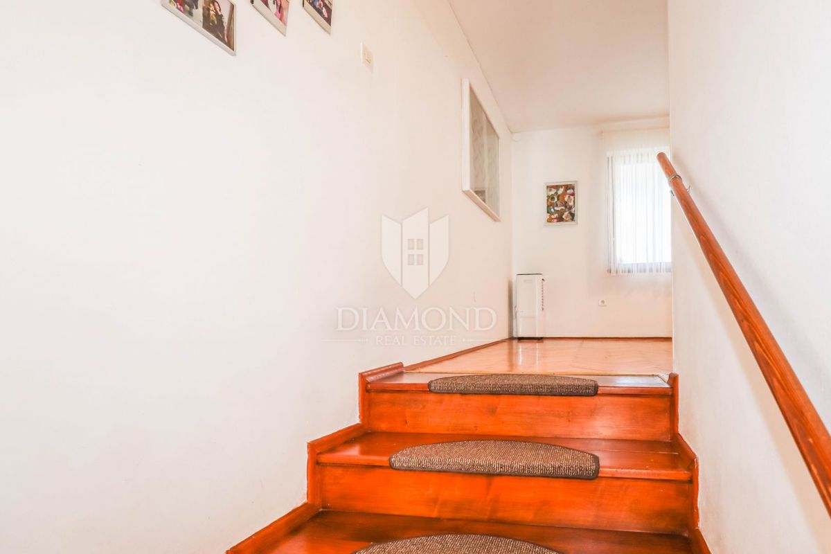 PRILOŽNOST! ROVINJ! STANOVANJE Z DVORIŠČEM!