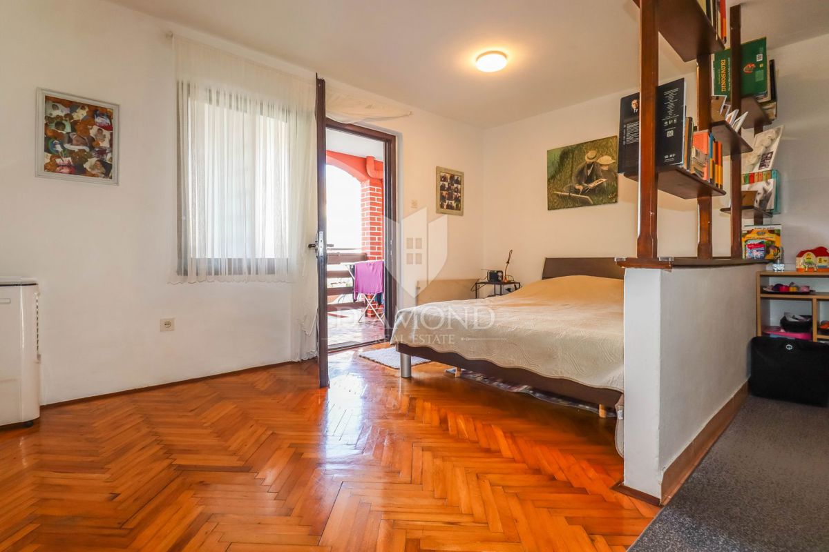 PRILOŽNOST! ROVINJ! STANOVANJE Z DVORIŠČEM!