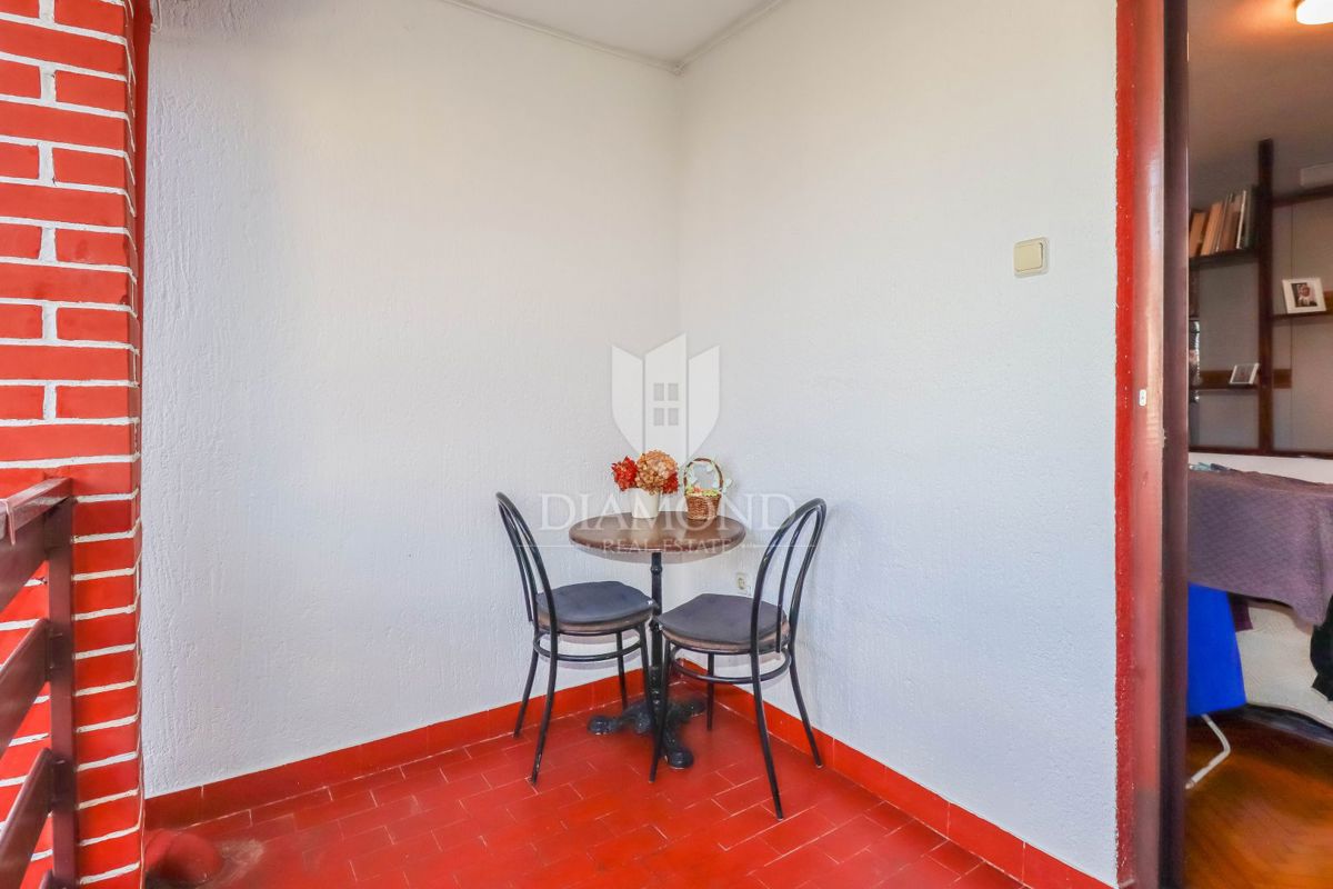 PRILOŽNOST! ROVINJ! STANOVANJE Z DVORIŠČEM!