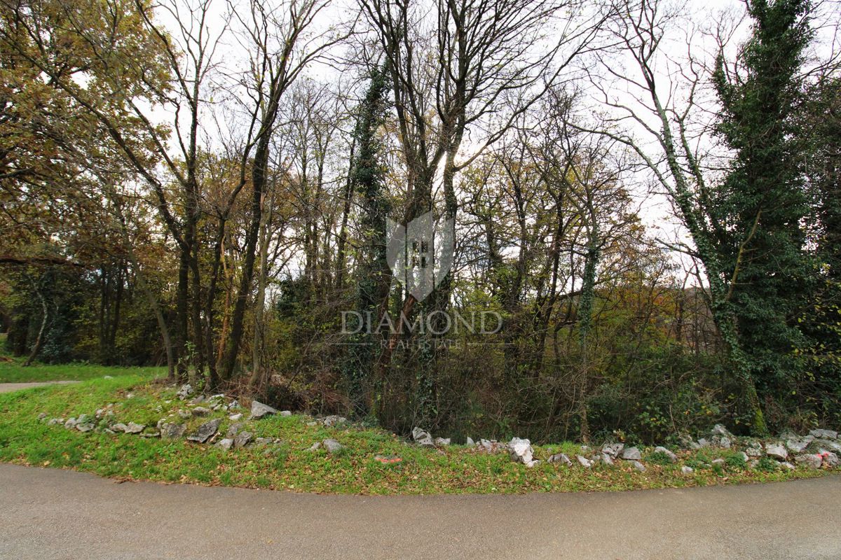 RIJEKA, ČAVLE, zemljišče v mirni ulici blizu centra