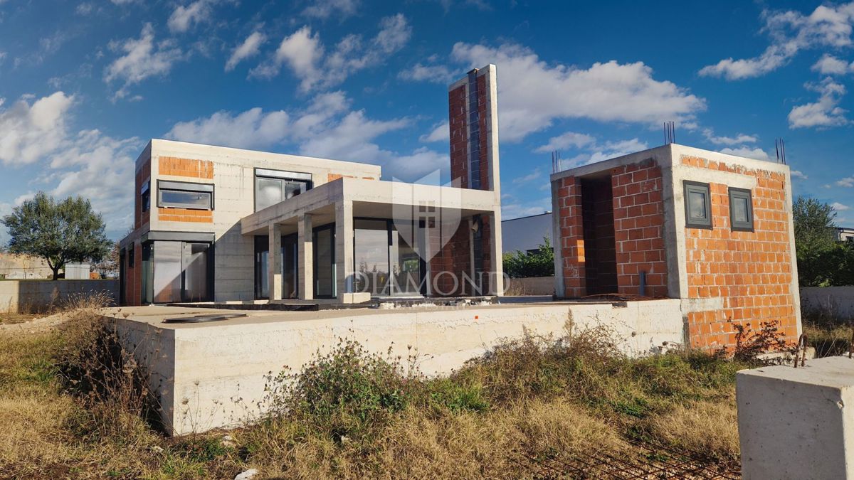 Sveti Lovreč, Fantastična vila v naravi, ROH-BAU