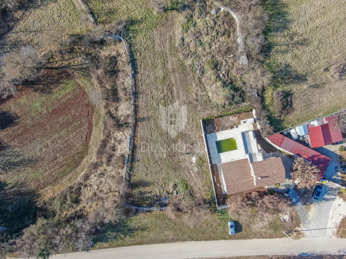 Odlična gradbena parcela v bližini Rovinja