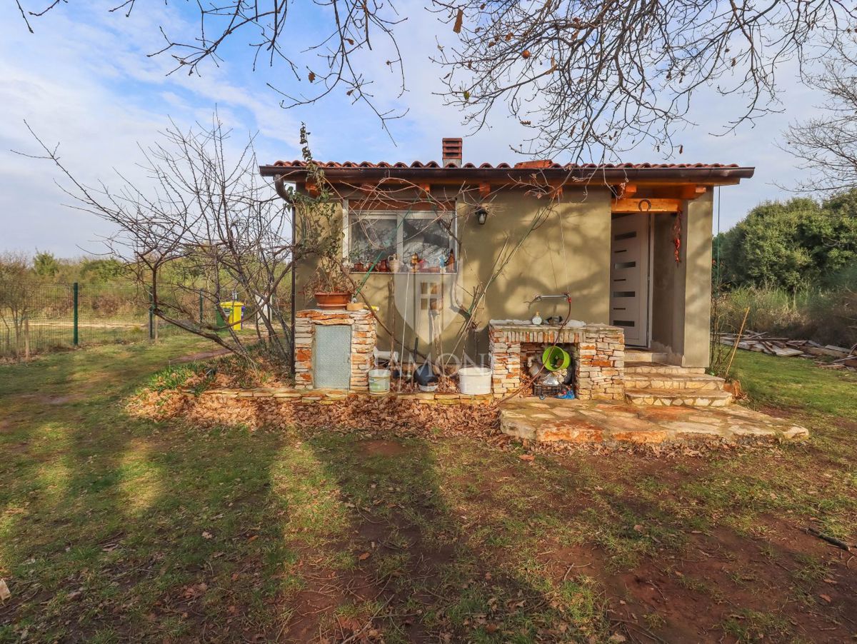 Nova vikend hiška 42 m², 450 m² parcela – mir, narava in morje na doseguikend hiška 42 m², 450 m² parcela – mir, narava in morje na dosegu