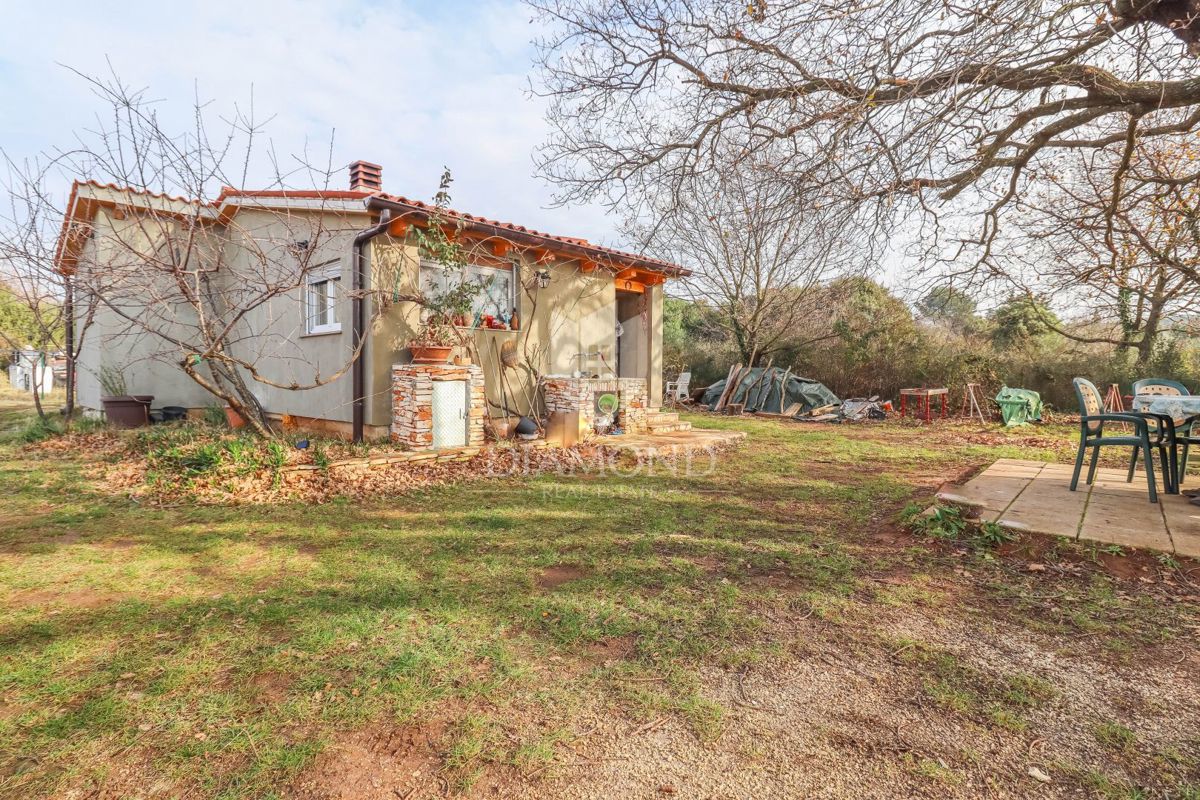 Nova vikend hiška 42 m², 450 m² parcela – mir, narava in morje na doseguikend hiška 42 m², 450 m² parcela – mir, narava in morje na dosegu