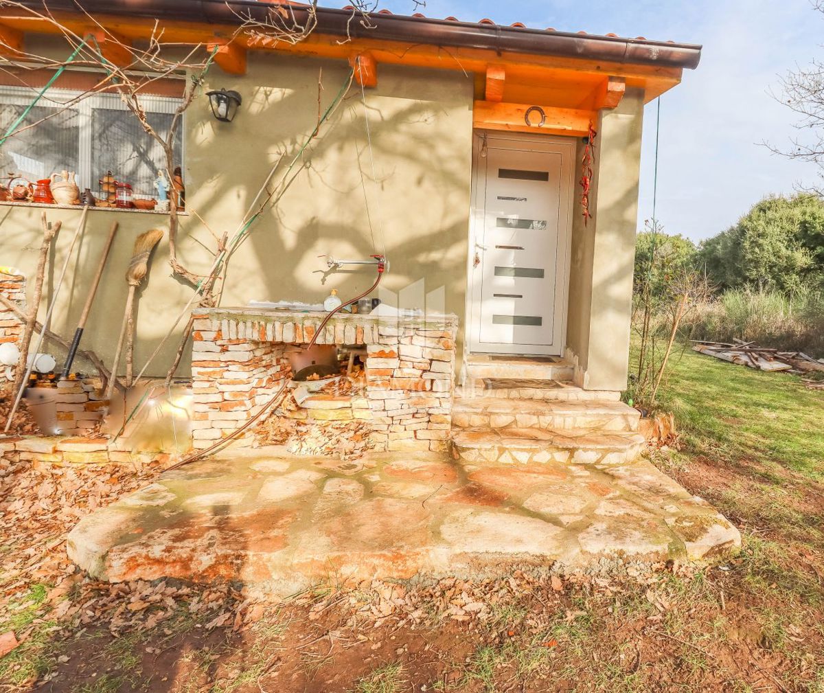 Nova vikend hiška 42 m², 450 m² parcela – mir, narava in morje na doseguikend hiška 42 m², 450 m² parcela – mir, narava in morje na dosegu