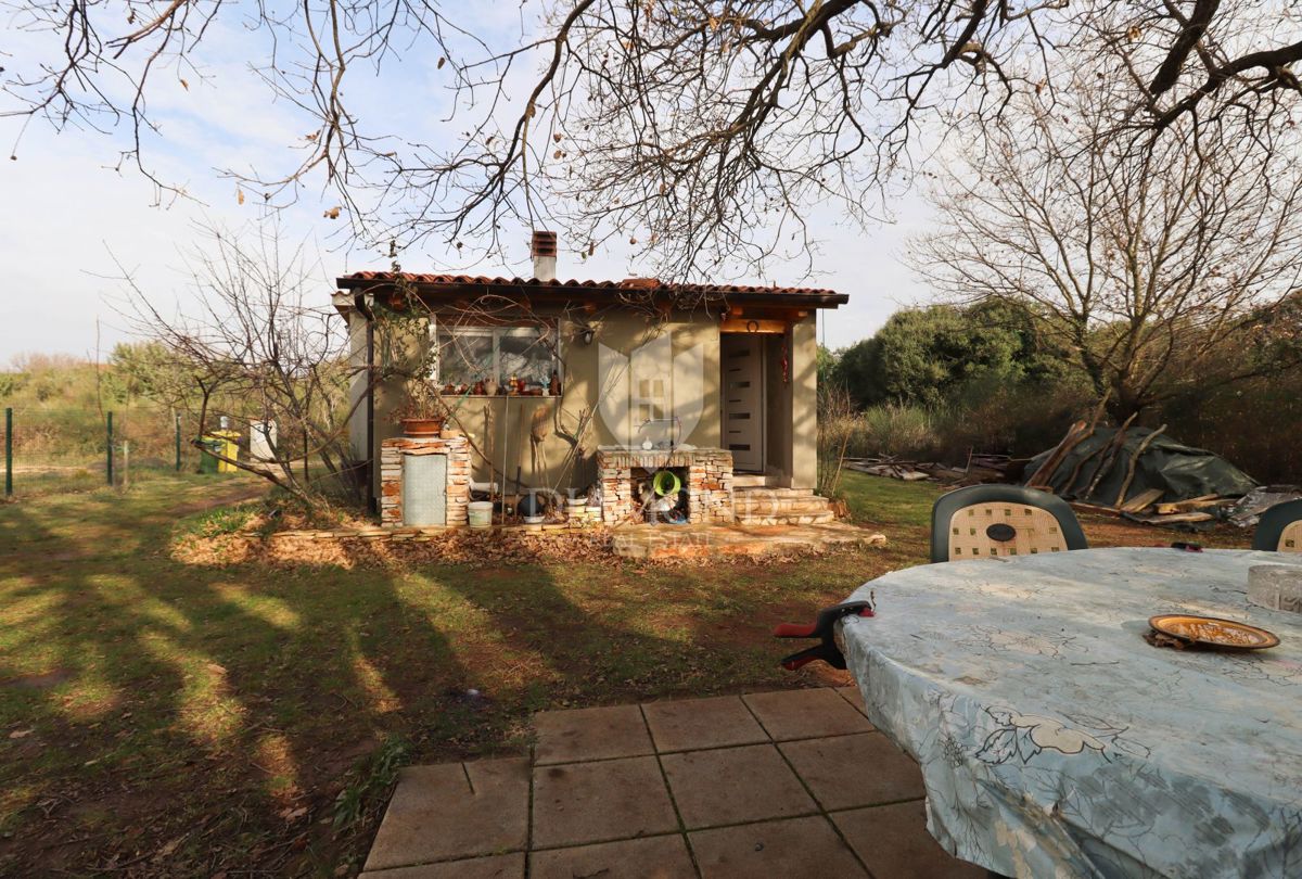 Nova vikend hiška 42 m², 450 m² parcela – mir, narava in morje na doseguikend hiška 42 m², 450 m² parcela – mir, narava in morje na dosegu