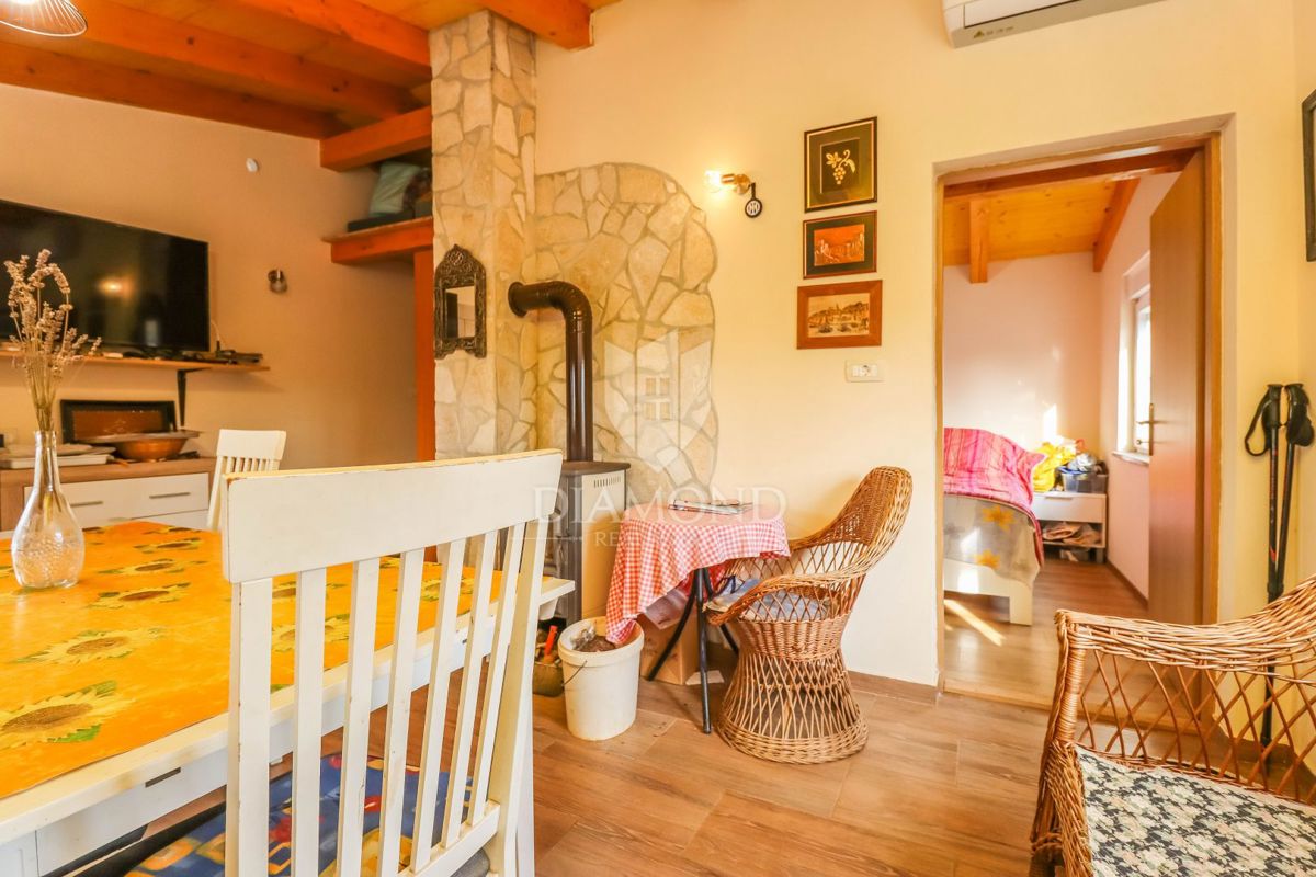 Nova vikend hiška 42 m², 450 m² parcela – mir, narava in morje na doseguikend hiška 42 m², 450 m² parcela – mir, narava in morje na dosegu