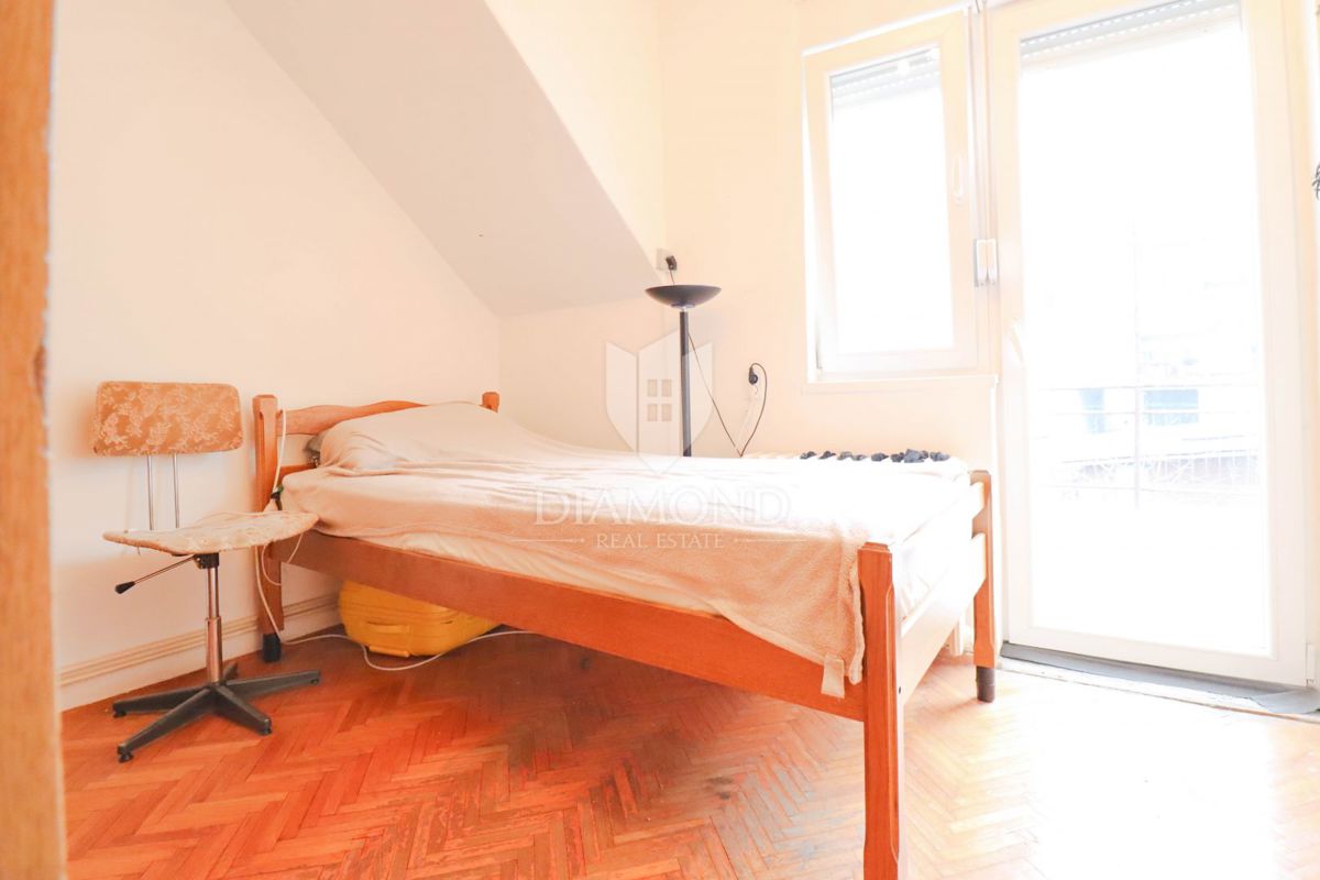 Zagreb, Trešnjevka Sever! Trisobno stanovanje z dvema garažama!