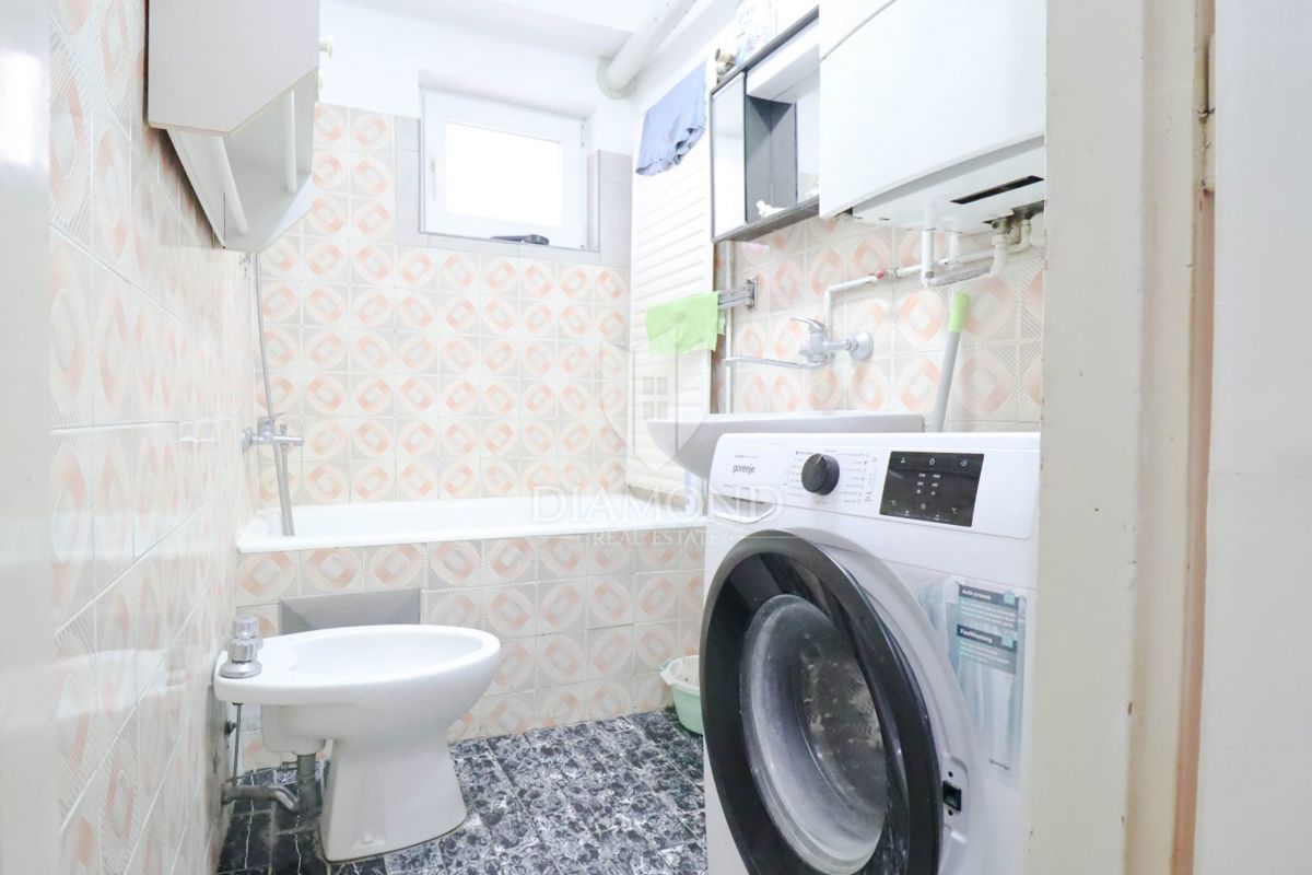 Zagreb, Trešnjevka Sever! Trisobno stanovanje z dvema garažama!