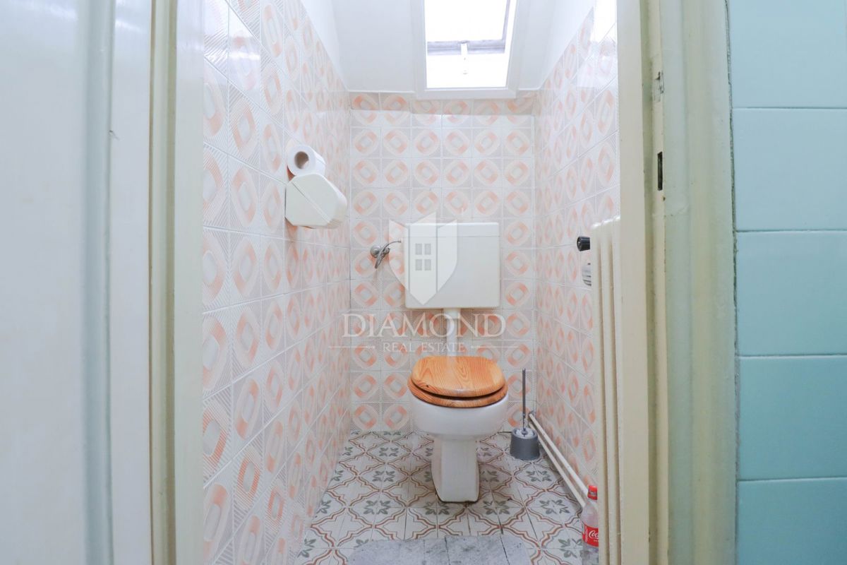 Zagreb, Trešnjevka Sever! Trisobno stanovanje z dvema garažama!