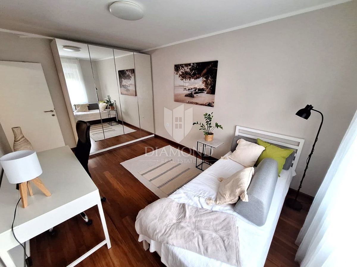 RIJEKA, DONJA VEŽICA- Dvosobno stanovanje v 1. nadstropju, odlična lokacija