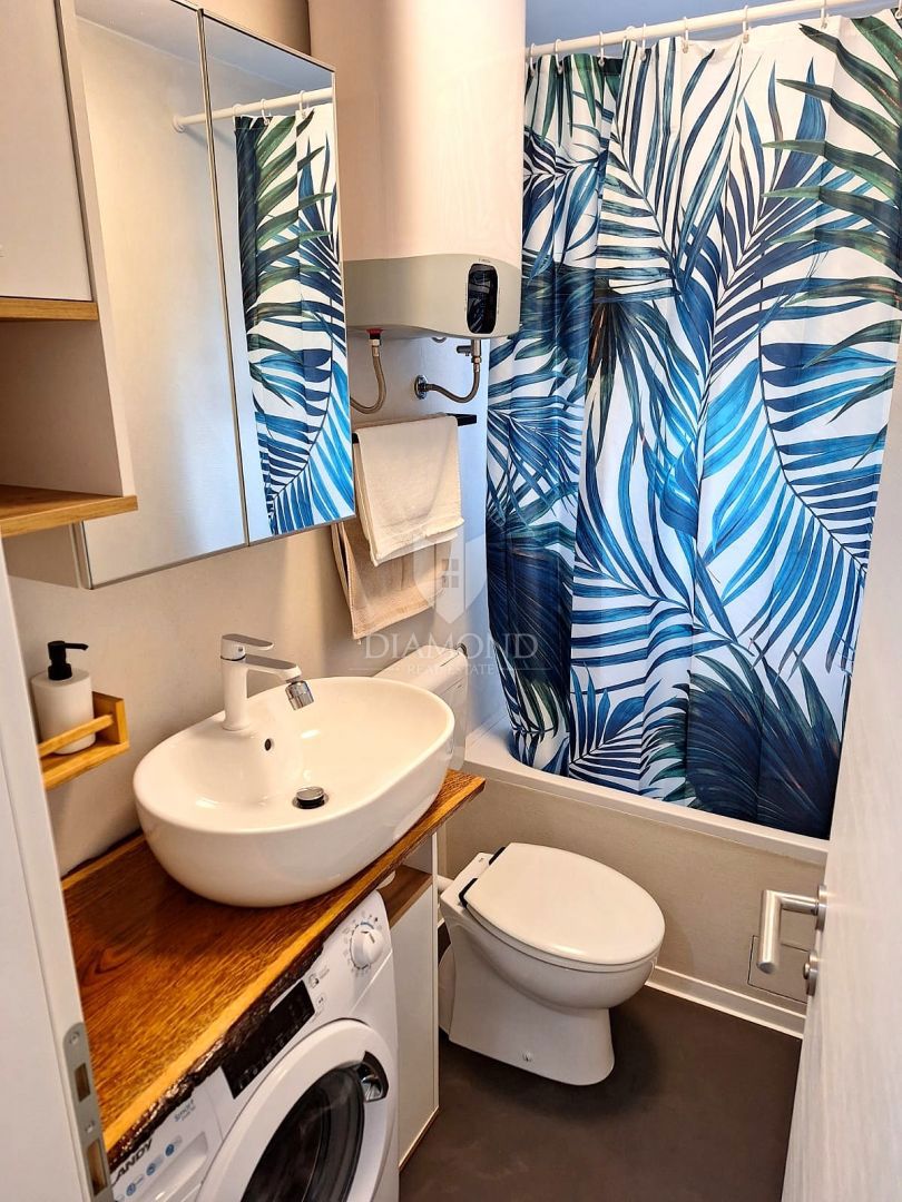 RIJEKA, DONJA VEŽICA- Dvosobno stanovanje v 1. nadstropju, odlična lokacija