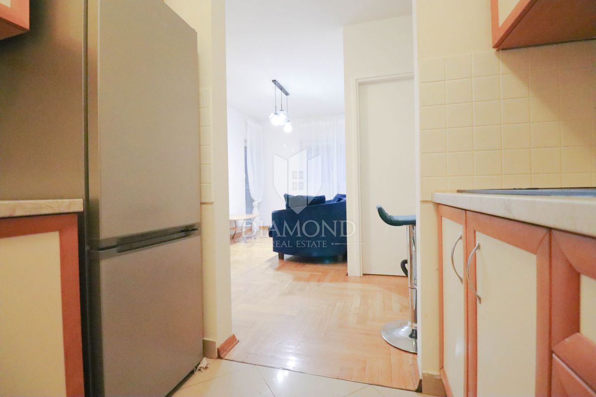 Zagreb, Jarun! Trisobno stanovanje!