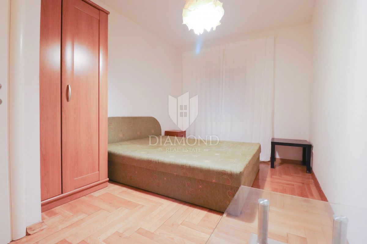 Zagreb, Jarun! Trisobno stanovanje!