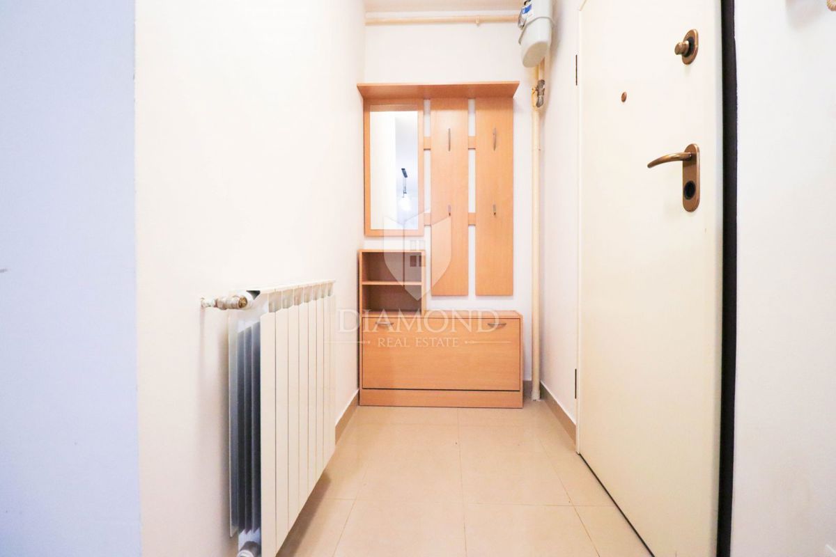 Zagreb, Jarun! Trisobno stanovanje!