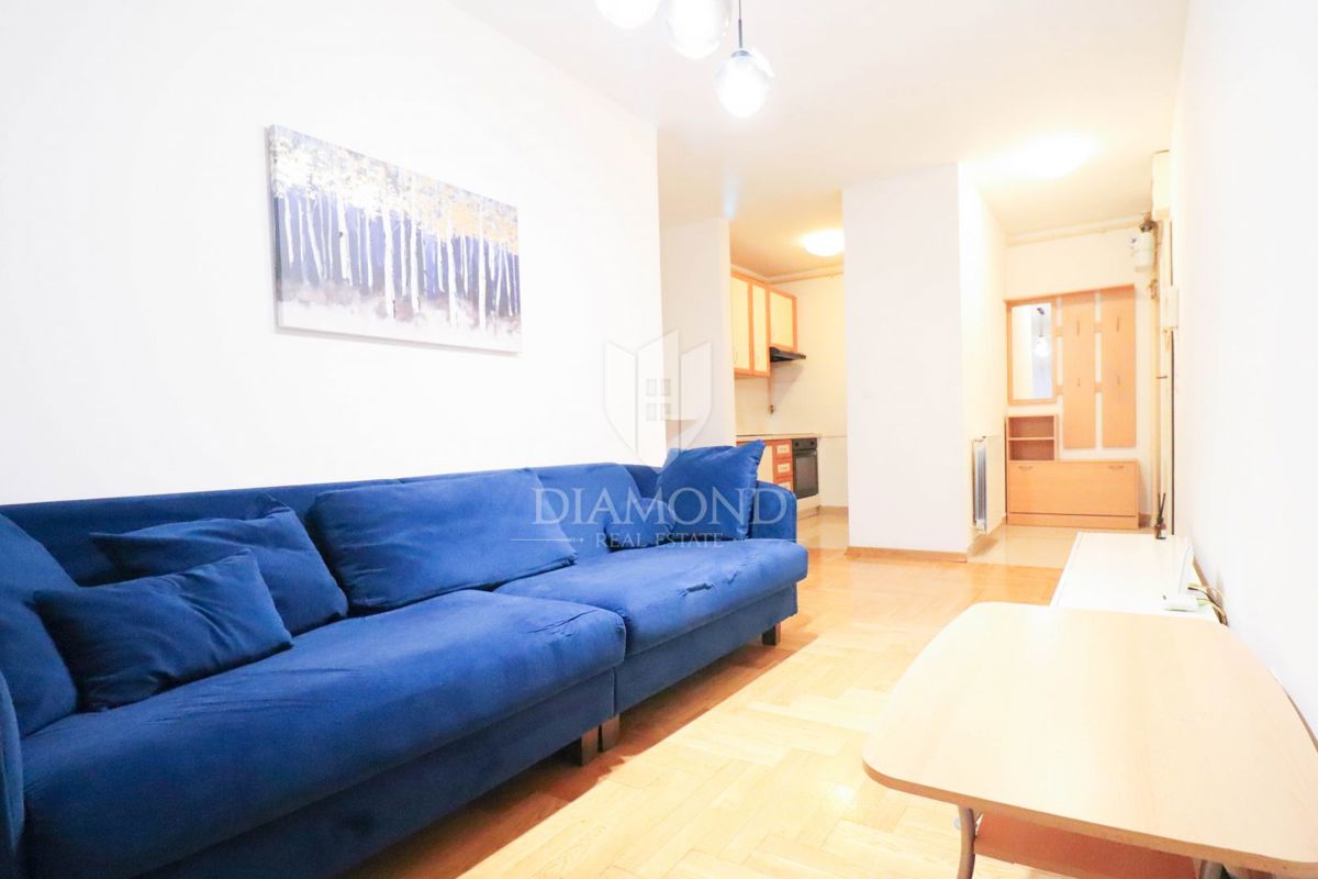 Zagreb, Jarun! Trisobno stanovanje!