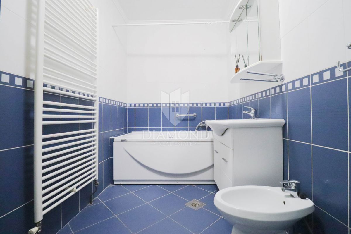 Zagreb, Jarun! Trisobno stanovanje!