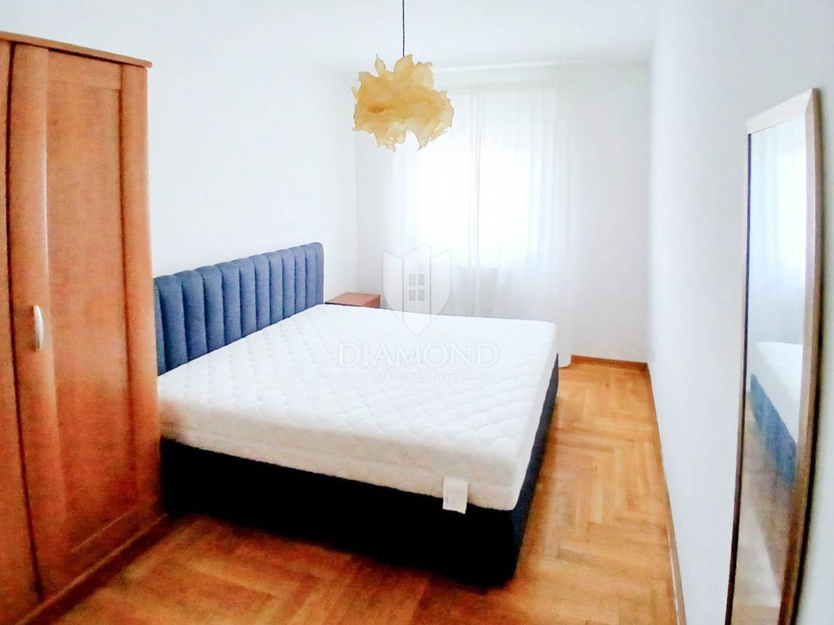 Zagreb, Jarun! Trisobno stanovanje!