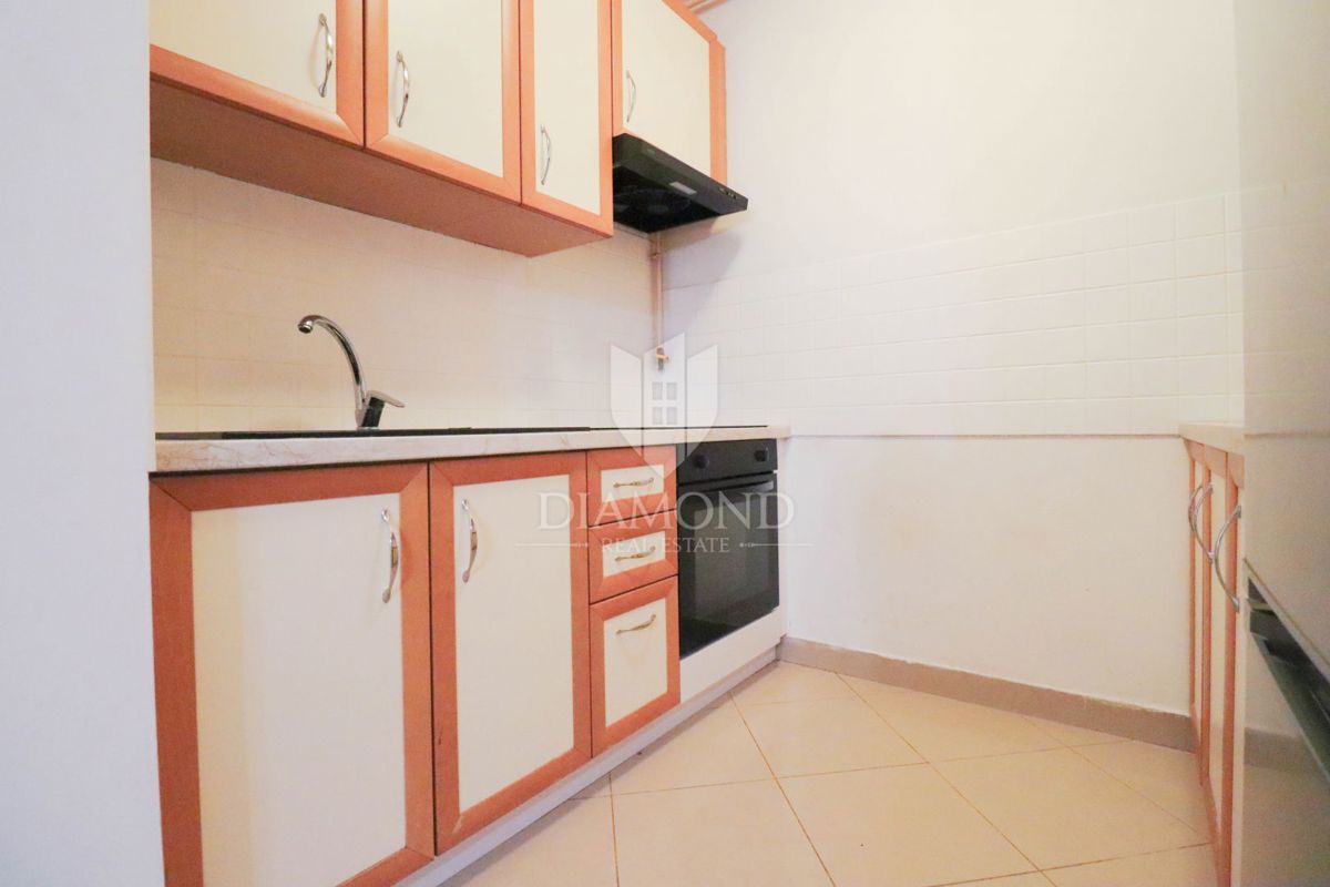 Zagreb, Jarun! Trisobno stanovanje!