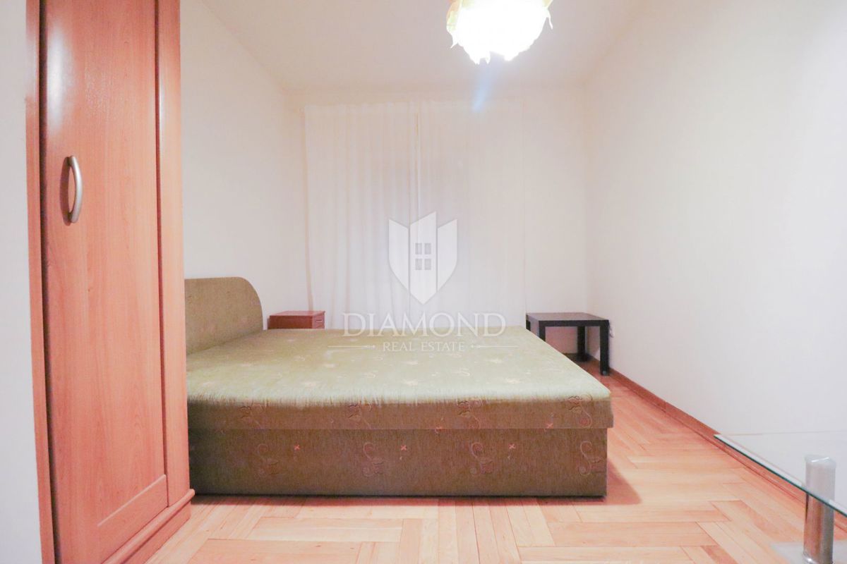 Zagreb, Jarun! Trisobno stanovanje!