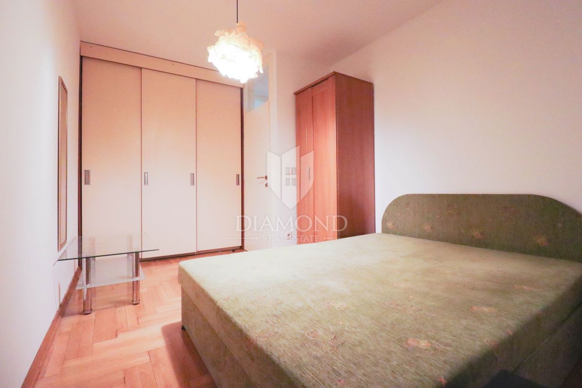 Zagreb, Jarun! Trisobno stanovanje!