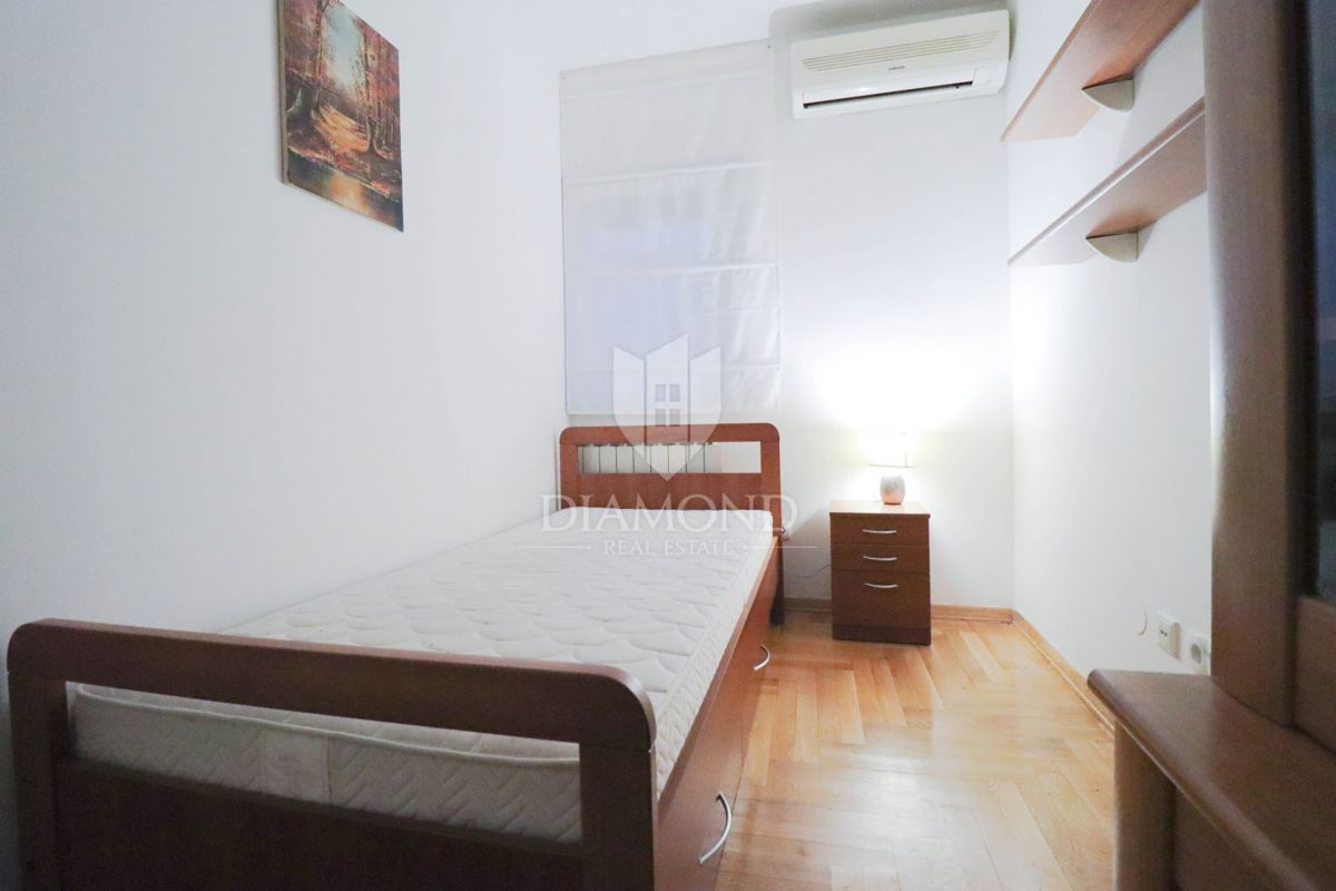 Zagreb, Jarun! Trisobno stanovanje!