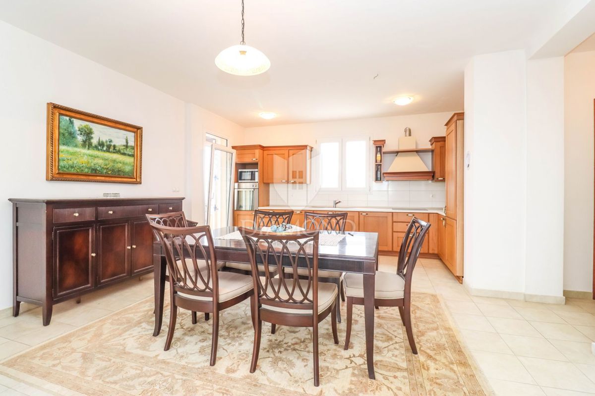 Pula, udobje v Valdebeku: 86 m², opremljeno, 3 balkoni