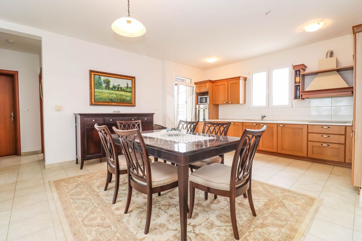 Pula, udobje v Valdebeku: 86 m², opremljeno, 3 balkoni