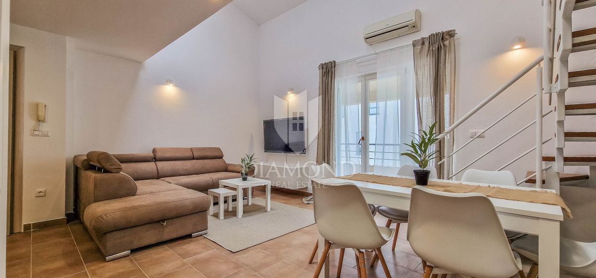 Umag, okolica, stanovanje 72 m2 s tremi spalnicami, 500 m od morja