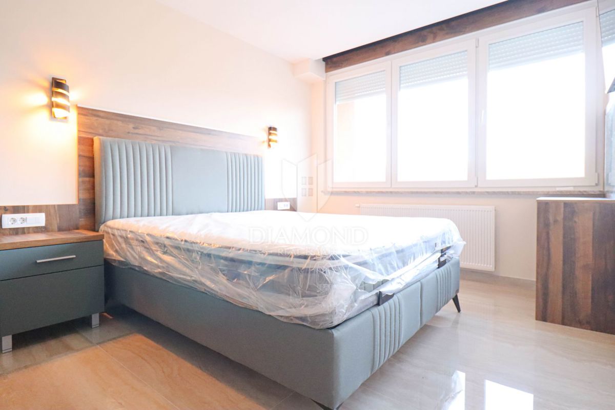 Zagreb, Sesvete! Popolnoma prenovljeno trisobno stanovanje!