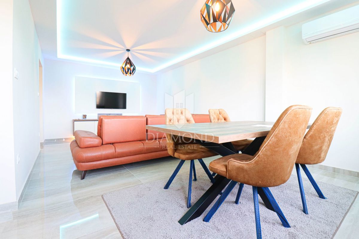 Zagreb, Sesvete! Popolnoma prenovljeno trisobno stanovanje!