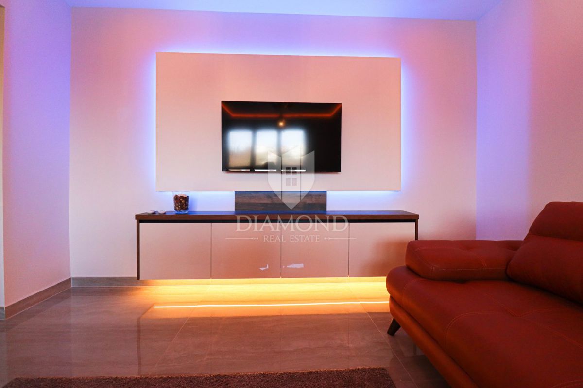 Zagreb, Sesvete! Popolnoma prenovljeno trisobno stanovanje!