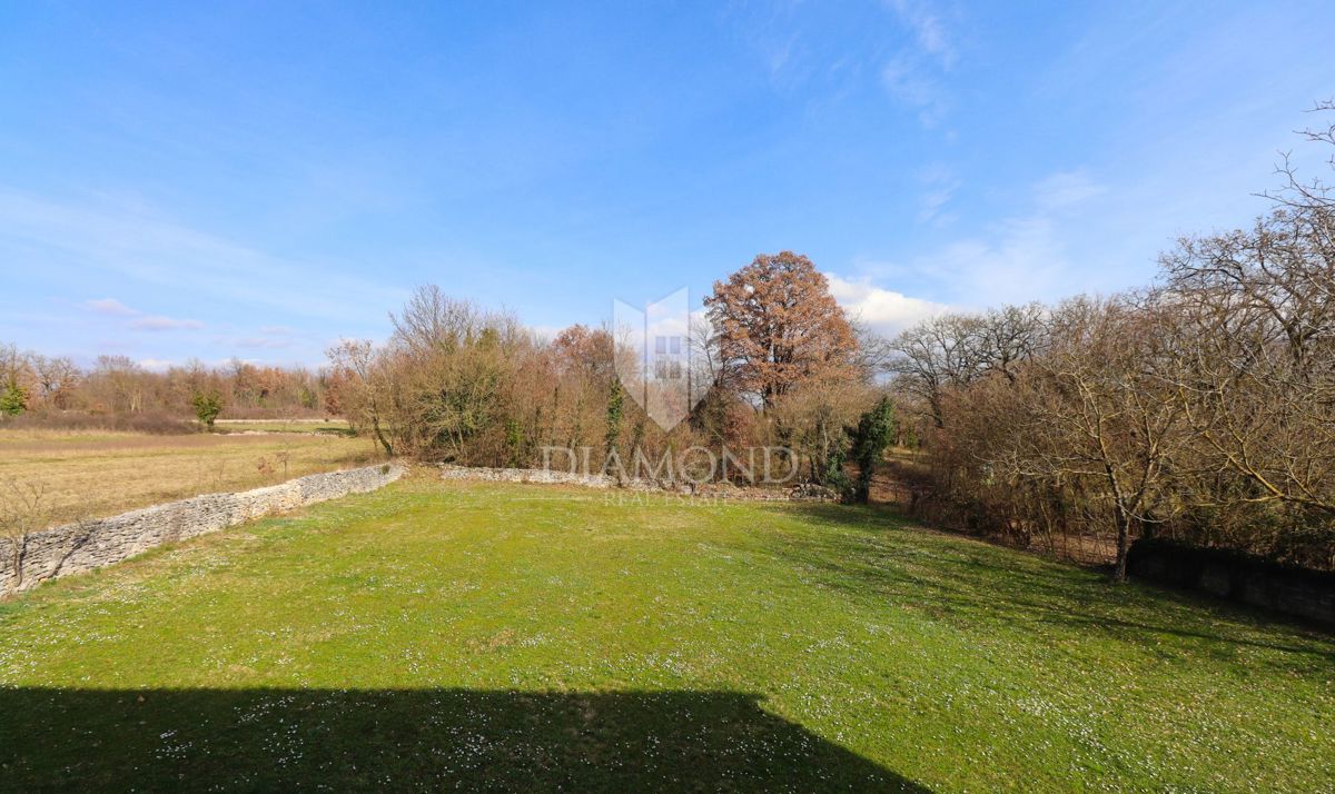 Kanfanar, okolica, pristna kmečka hiša z velikim vrtom