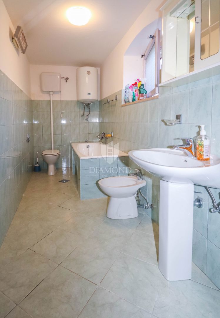 Kanfanar, okolica, pristna kmečka hiša z velikim vrtom