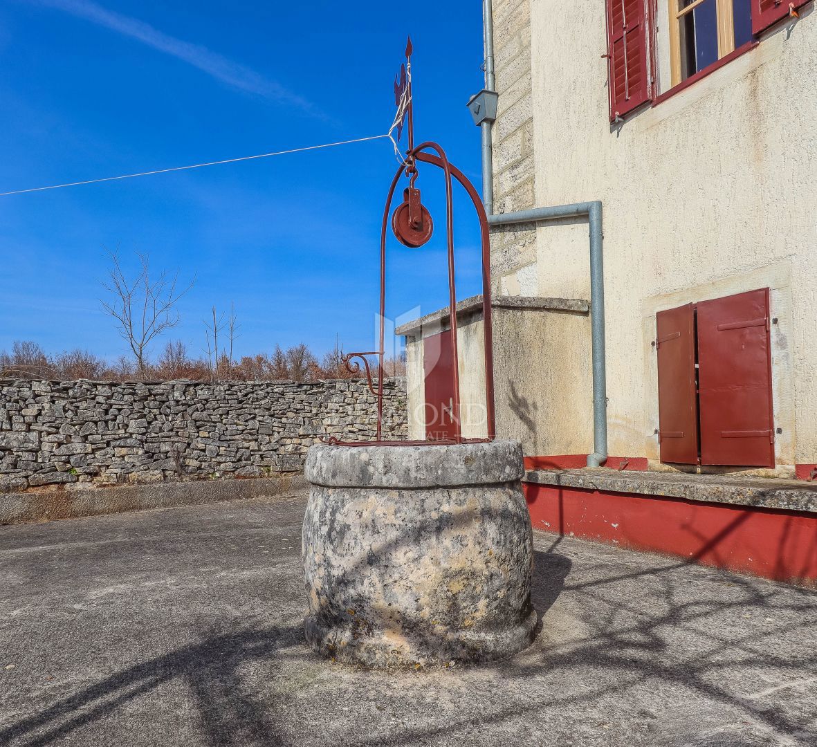 Kanfanar, okolica, pristna kmečka hiša z velikim vrtom