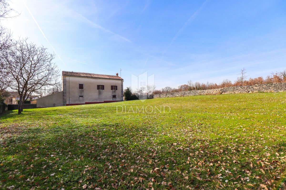 Kanfanar, okolica, pristna kmečka hiša z velikim vrtom