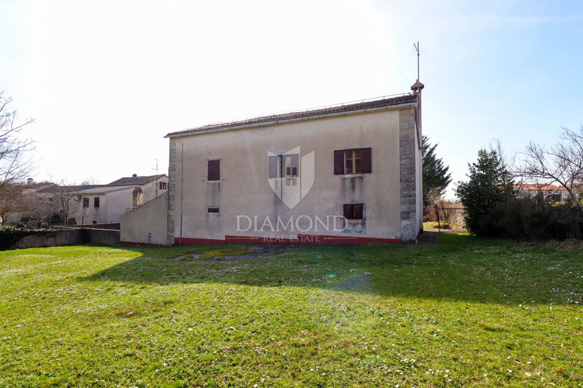 Kanfanar, okolica, pristna kmečka hiša z velikim vrtom