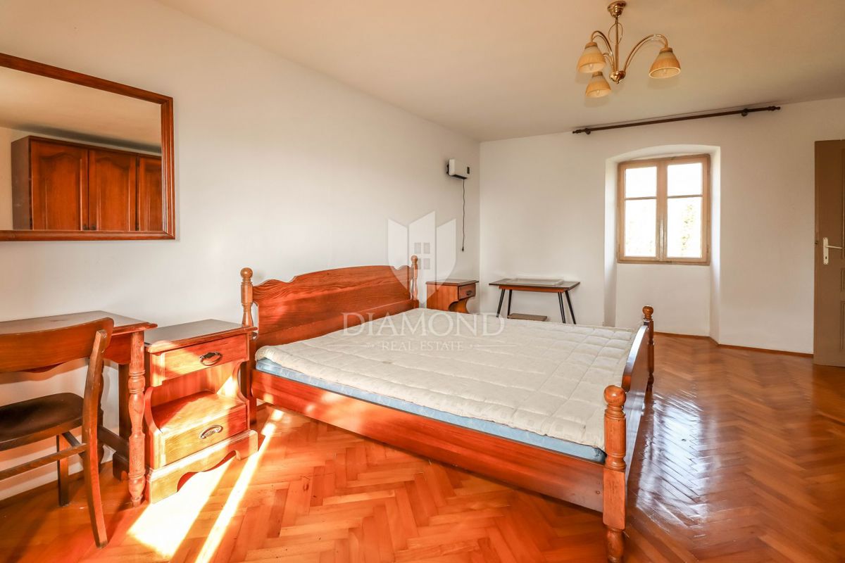 Kanfanar, okolica, pristna kmečka hiša z velikim vrtom