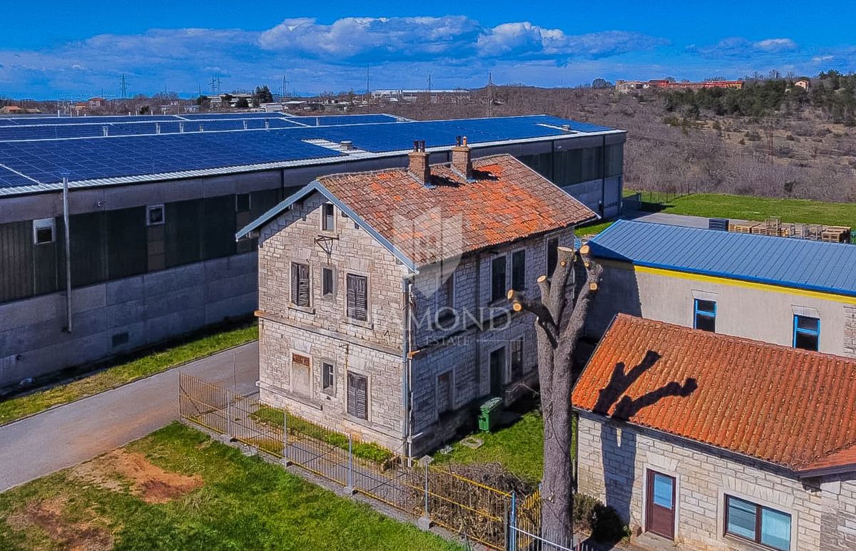 Buje, kamnita hiša s 4 apartmaji za investicijo!