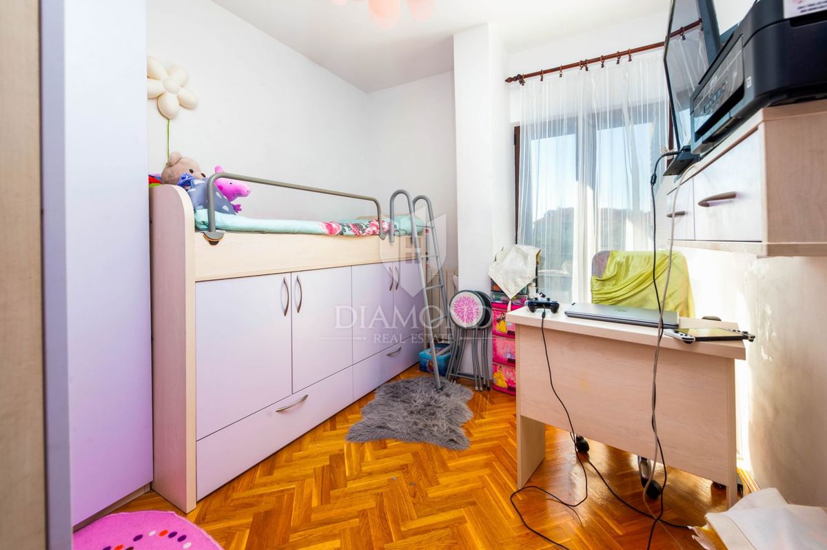 Rovinj, nepremičnine za poslovanje in bivanje na odlični lokaciji