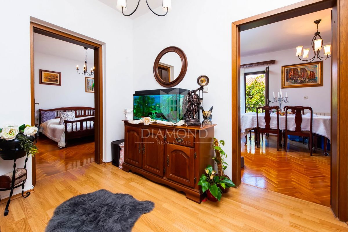 Rovinj, nepremičnine za poslovanje in bivanje na odlični lokaciji