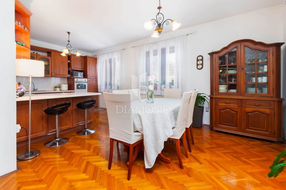 Rovinj, nepremičnine za poslovanje in bivanje na odlični lokaciji