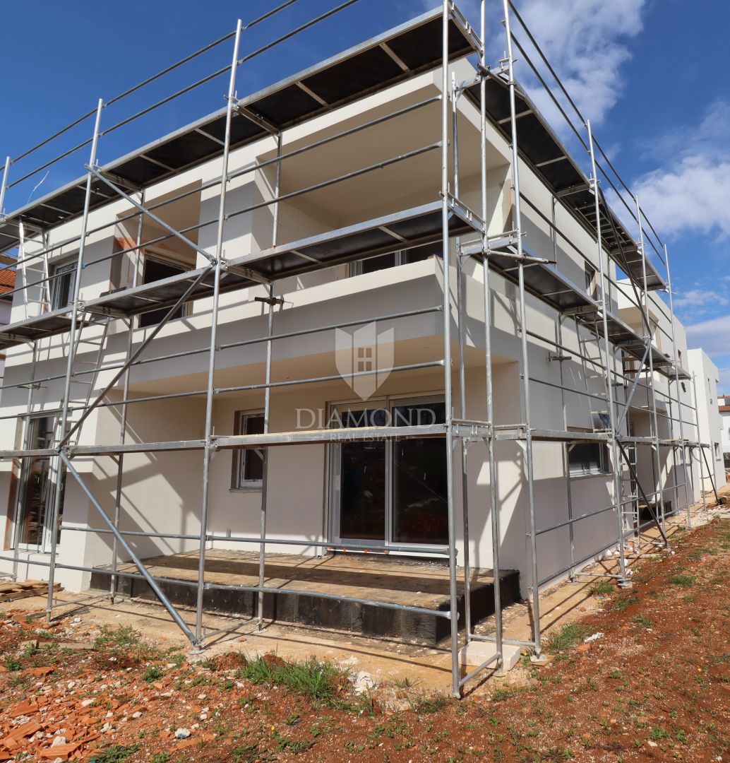 Ekskluzivno! Poreč – vrstna hiša v roh-bau fazi na top lokaciji