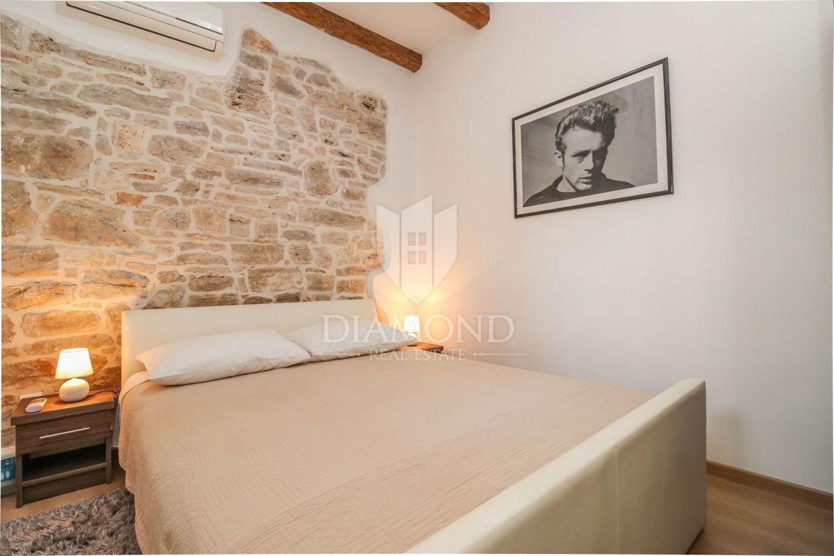 Poreč, Kamnita apartmajska hiša nedaleč od mesta