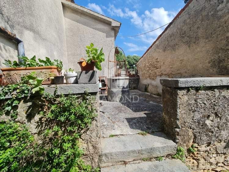 Labin, okolica, tradicionalna istrska kamnita hiša