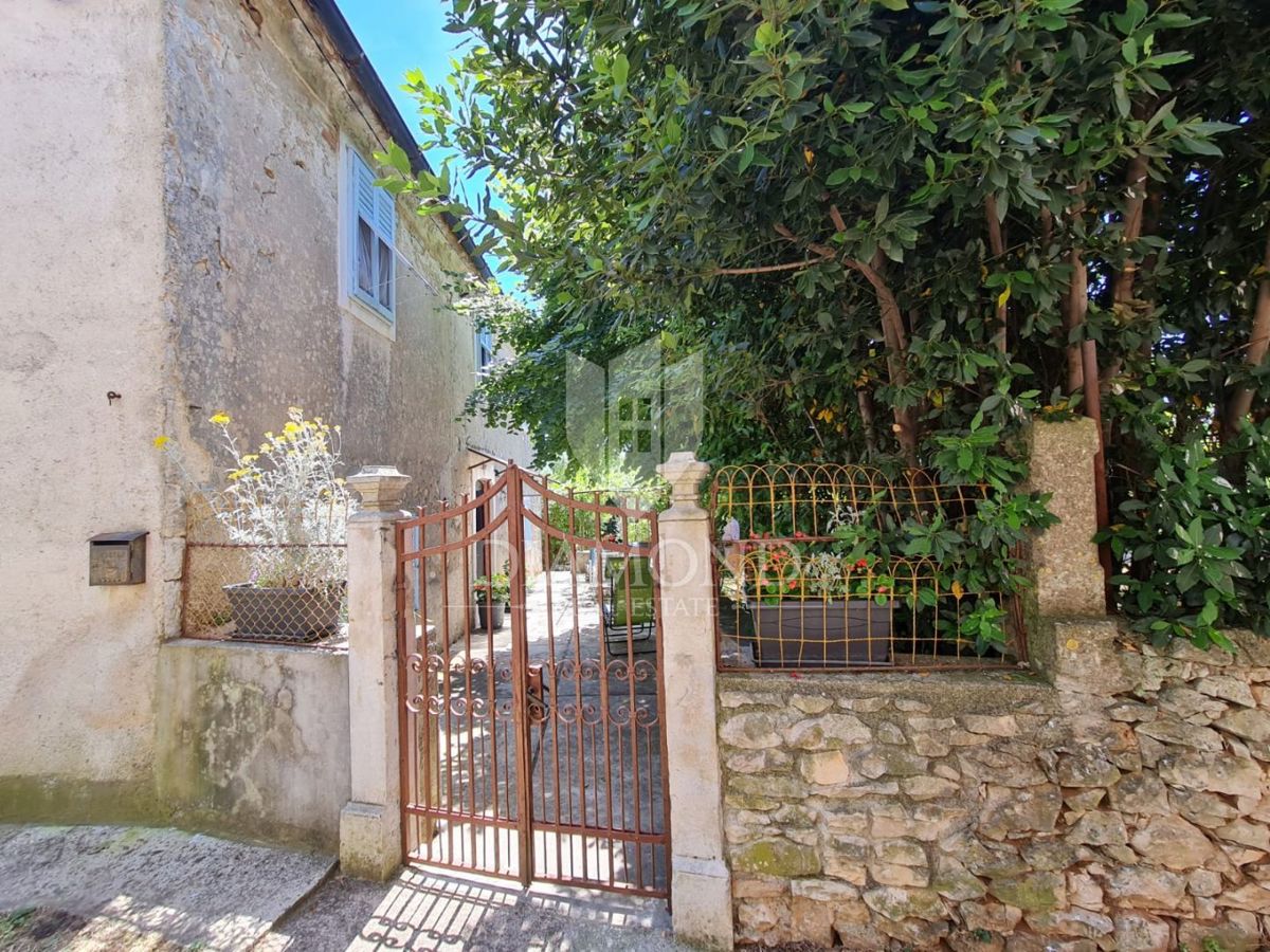 Labin, okolica, tradicionalna istrska kamnita hiša